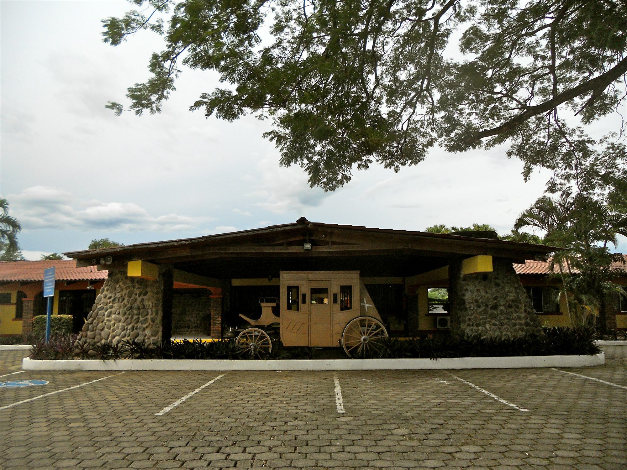 Hotel Las Espuelas, Bar & Restaurant Liberia Bagian luar foto